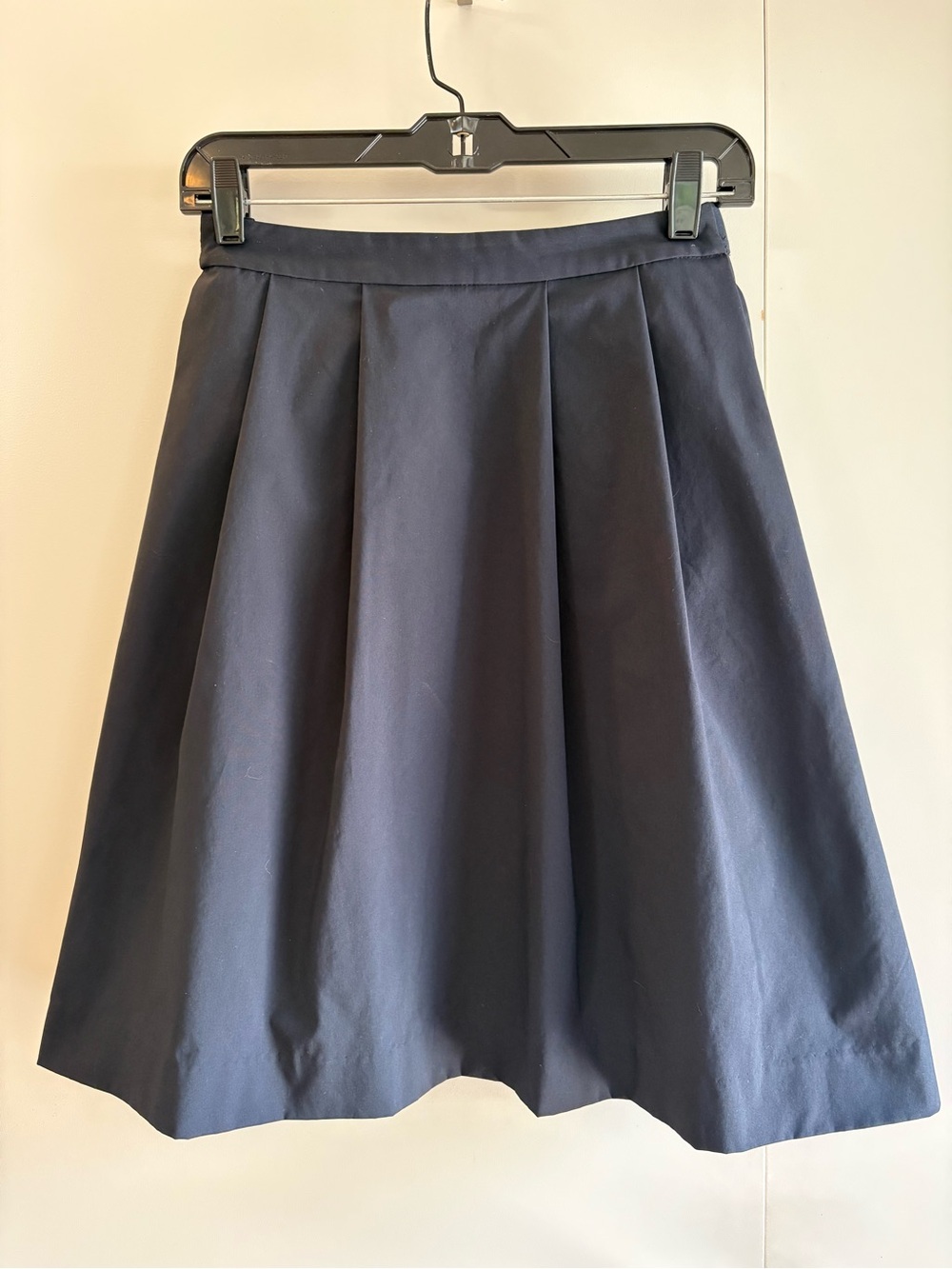 Uniqlo Black Pleated A-Line Skirt Slant Pockets Size L